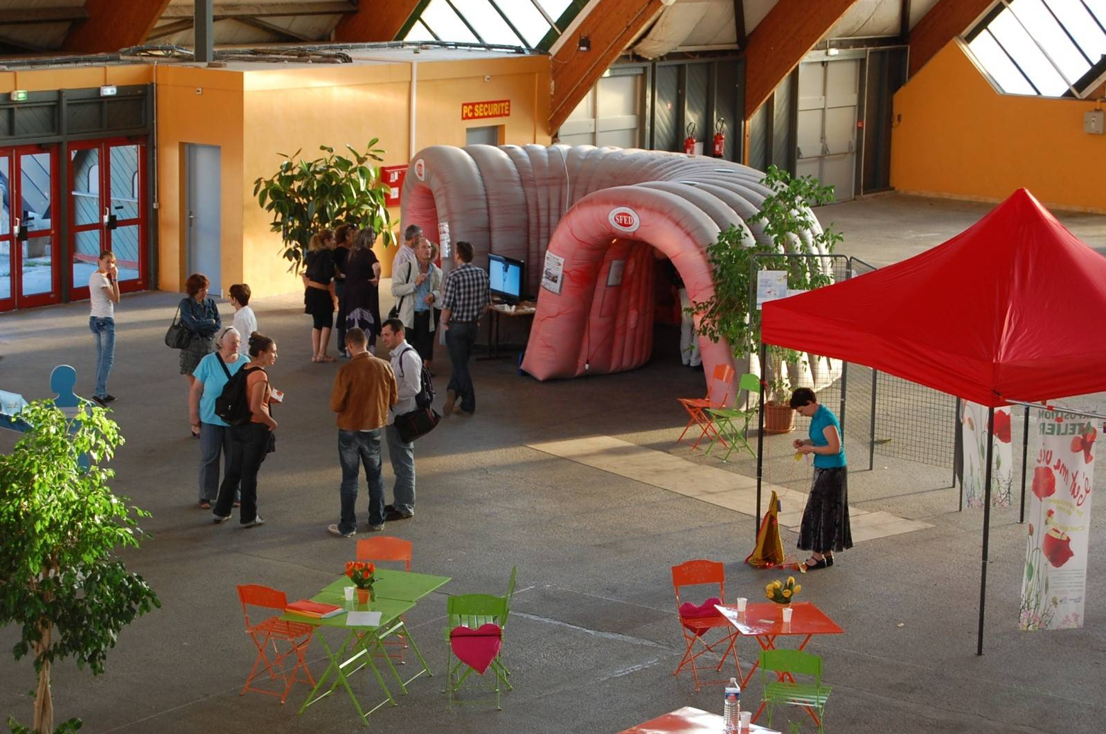 Structure gonflable colon